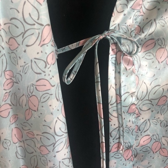 Thalia Sodi intimates satin silky feeling wrap robe kimono size small/medium - Picture 12 of 13